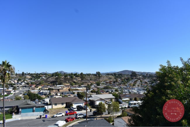 Building Photo - Modern 3 Bedroom 2 Bath Home, San Diego (9...