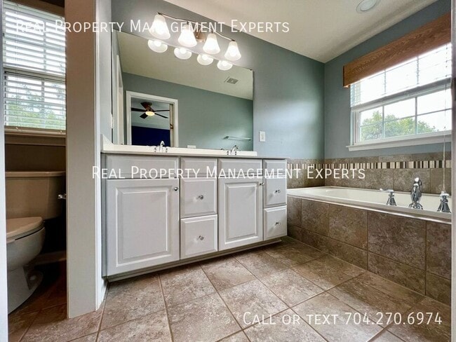 Building Photo - 6564 Hasley Woods Dr