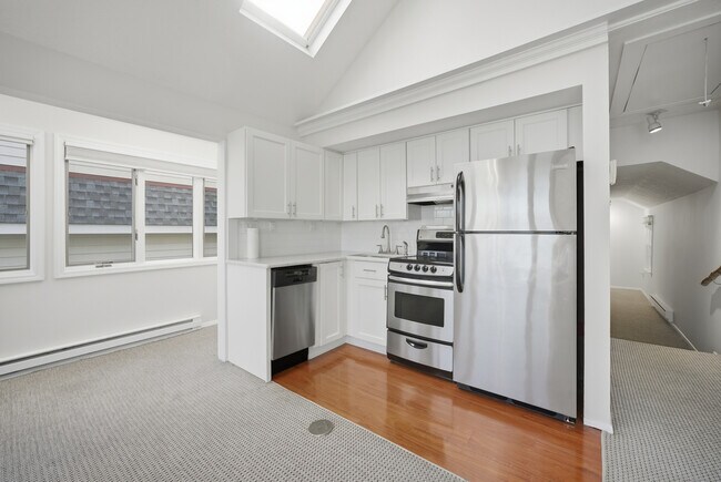Building Photo - 205 Hillspoint Rd
