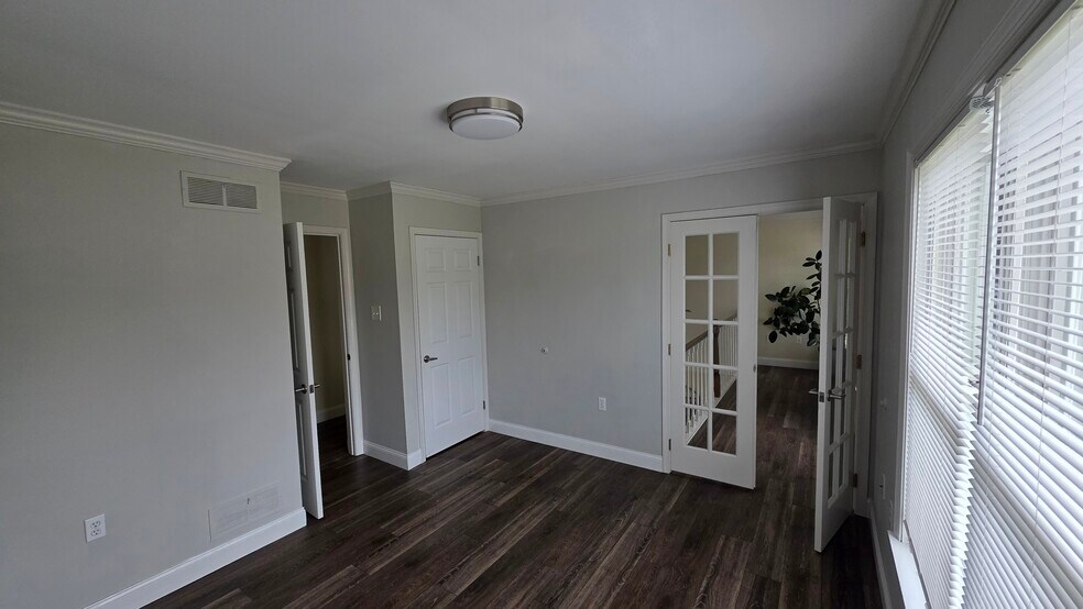 Building Photo - 4296 Wimbledon Dr