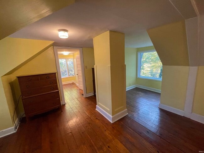 Building Photo - 2625 S Smith Rd