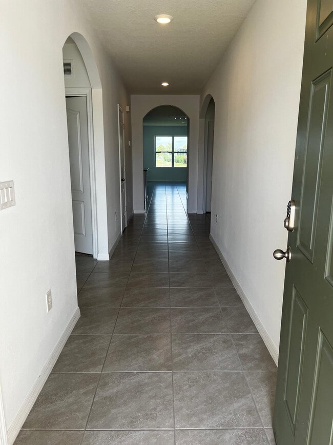 Building Photo - 1450 Riverboat Dr