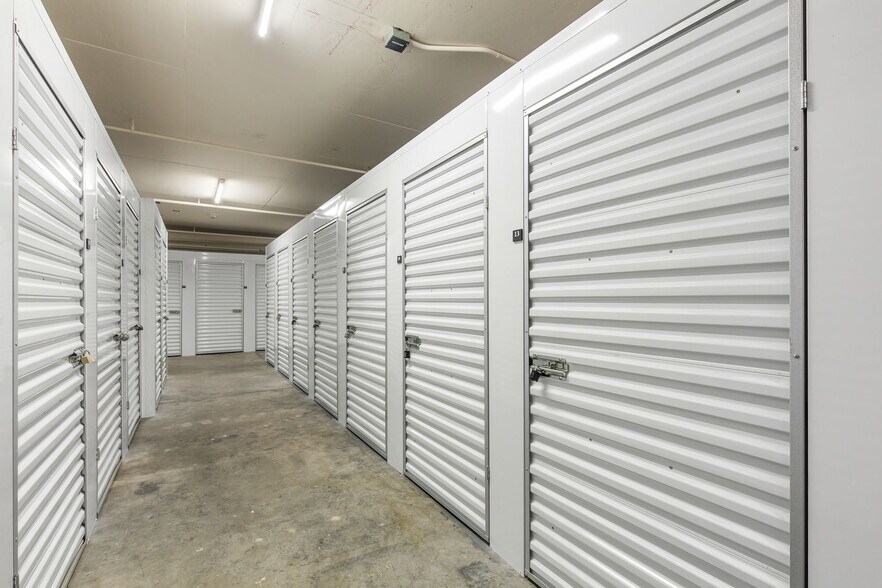 Building Photo - 1920 4th Ave