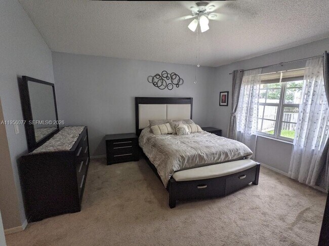 Building Photo - 13541 NW 5th Ct