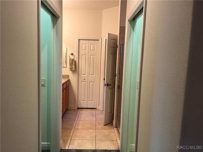 Building Photo - 1569 W Caroline Path