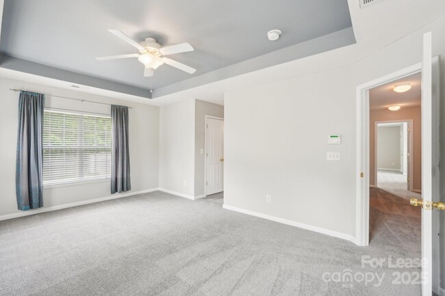 Building Photo - 14417 Laurel Tree Ln