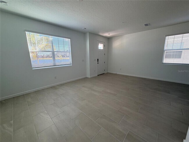 Building Photo - 9948 Red Canoe Aly