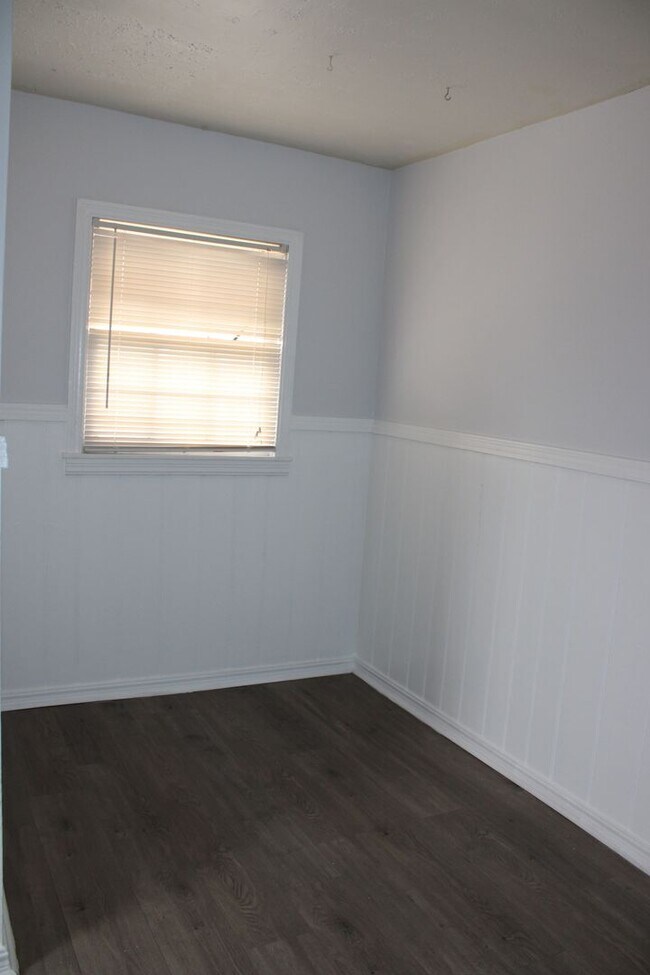 Building Photo - Oliver -Eakle Dollhouse 2/1/1 Located by the Amarillo College