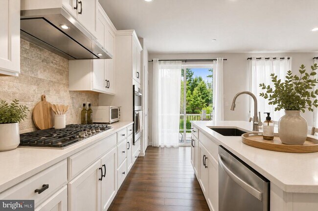 Building Photo - 203 Segel Dr