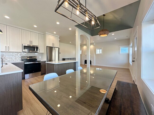 Building Photo - RR 156 Duplex