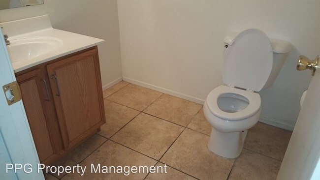 Building Photo - 3 br, 2.5 bath House - 17445 W Caribbean Ln