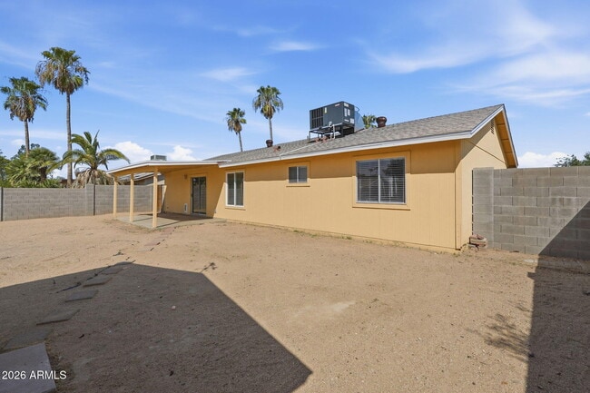 Building Photo - 3427 E Helena Dr