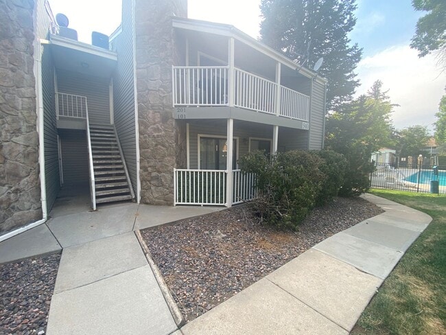 Primary Photo - Beautiful 1 Bedroom Condo Across from Buck...