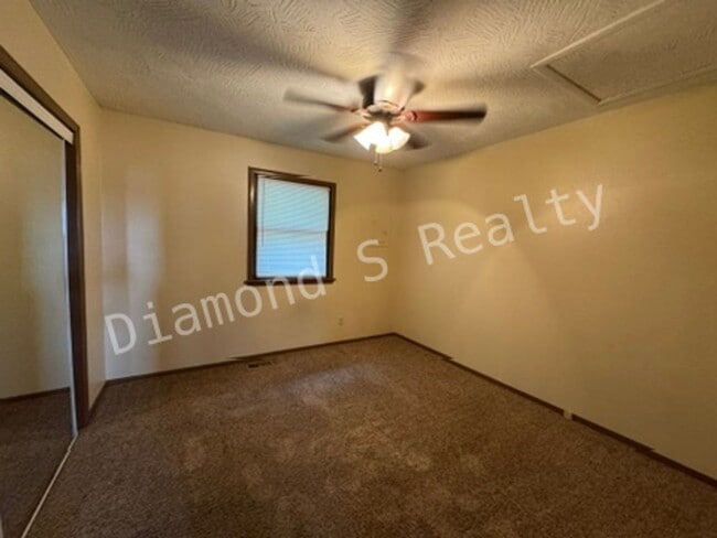 Building Photo - 1204 Flora St