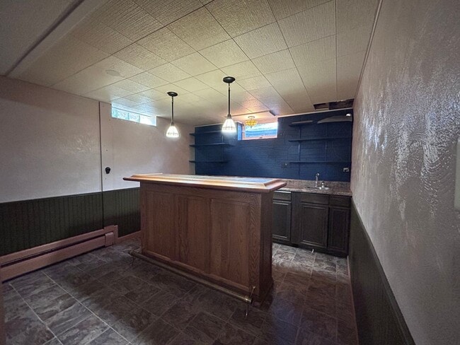 Building Photo - Spacious 4-Bedroom Home