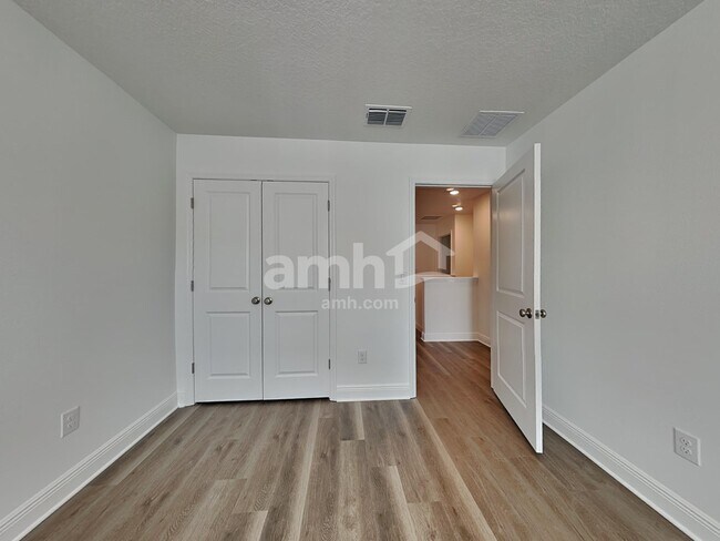 Building Photo - 6543 Atlantic Bch Ave