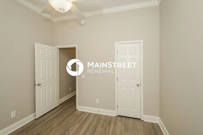 Building Photo - 3 Bedroom Pet-Friendly Home in Birmingham, AL with Main Street Renewal