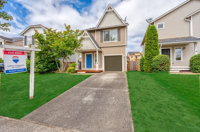 Building Photo - 3 Bedroom 2.5 Bath with fenced yard
