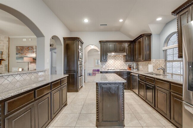 Building Photo - Spectacular Home! Come see Me!! I can be y...