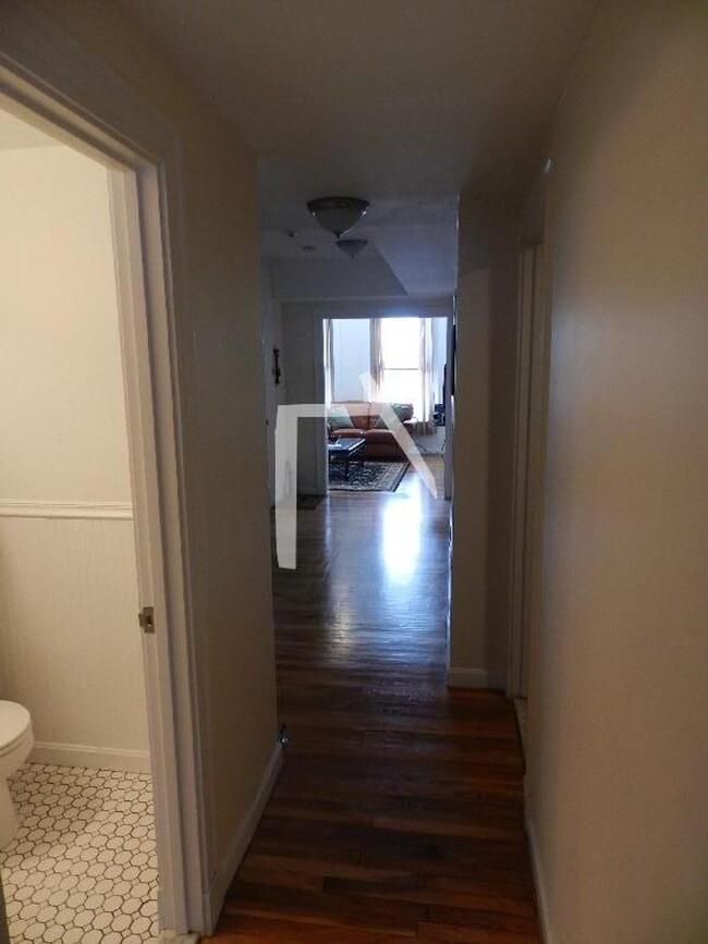 Building Photo - Renovated 3 bed. 1.5 bathroom on Cleveland...