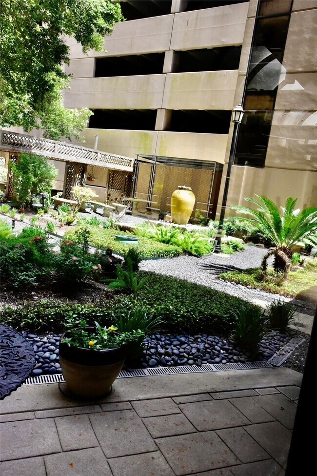 Building Photo - 3525 Sage Rd