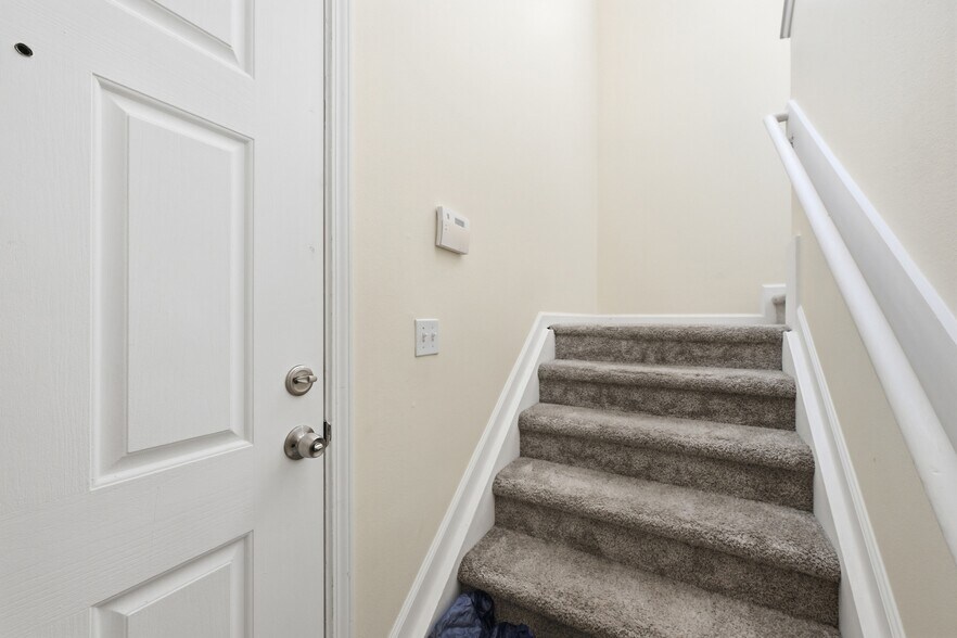 Building Photo - 575 Oakleaf Plantation Pky