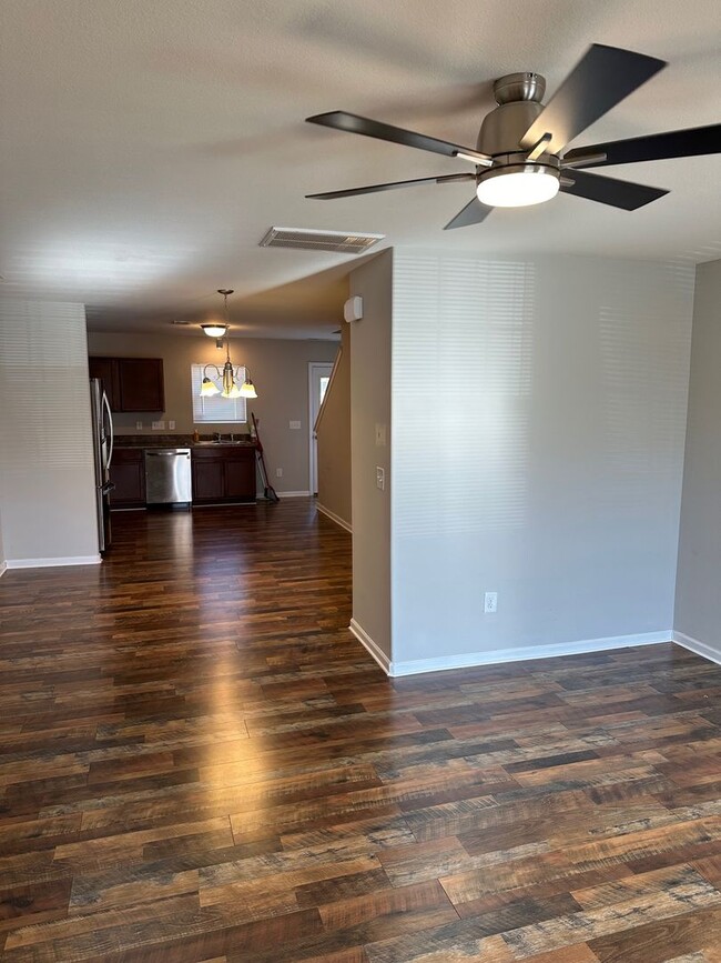 Building Photo - Gorgeous Two bedroom, 2.5 bath townhome in...