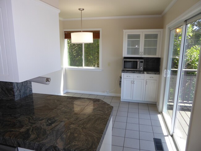 Building Photo - MODERN FOUR BEDROOM HOME IN THE GREENBRAE ...