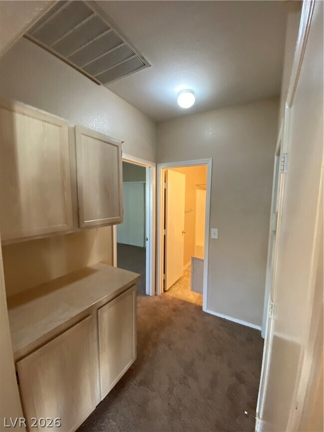 Building Photo - 6804 Indian Chief Dr