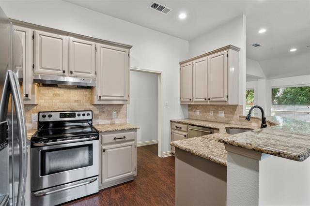 Building Photo - 1802 Ridgewood Dr