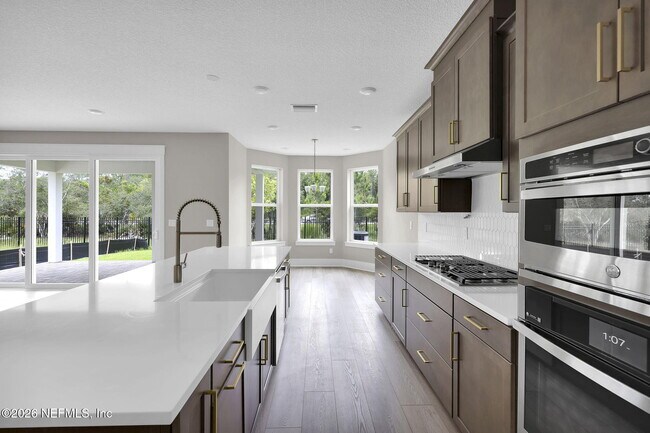 Building Photo - 202 Sutton Dr