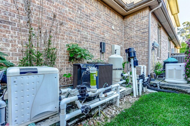 Building Photo - 12711 Waveland Bend Ln