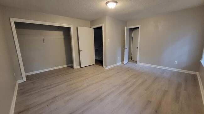 Building Photo - 5195 Wren Cove