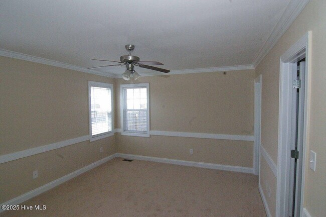 Building Photo - 1000 Sebring Dr