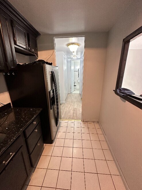 Building Photo - 1450 E 55th Pl