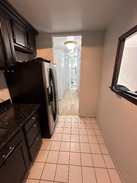 Building Photo - 1450 E 55th Pl