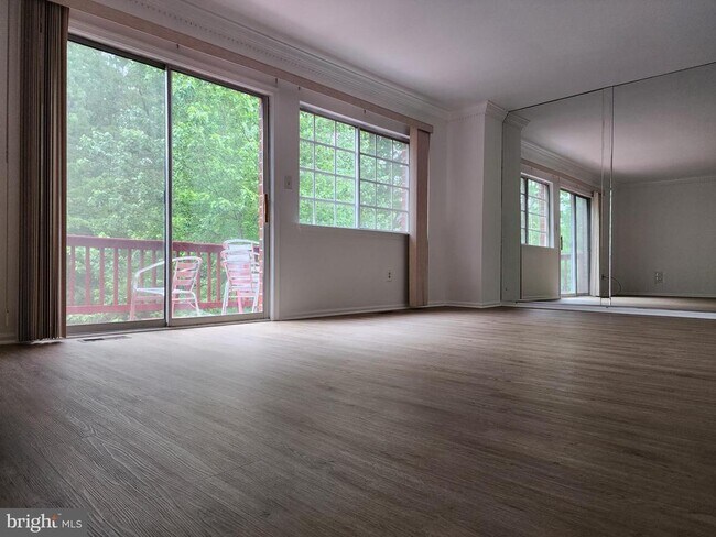 Building Photo - 2 Island Run Ct