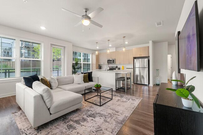 Primary Photo - 2048 Bolton Dr NW