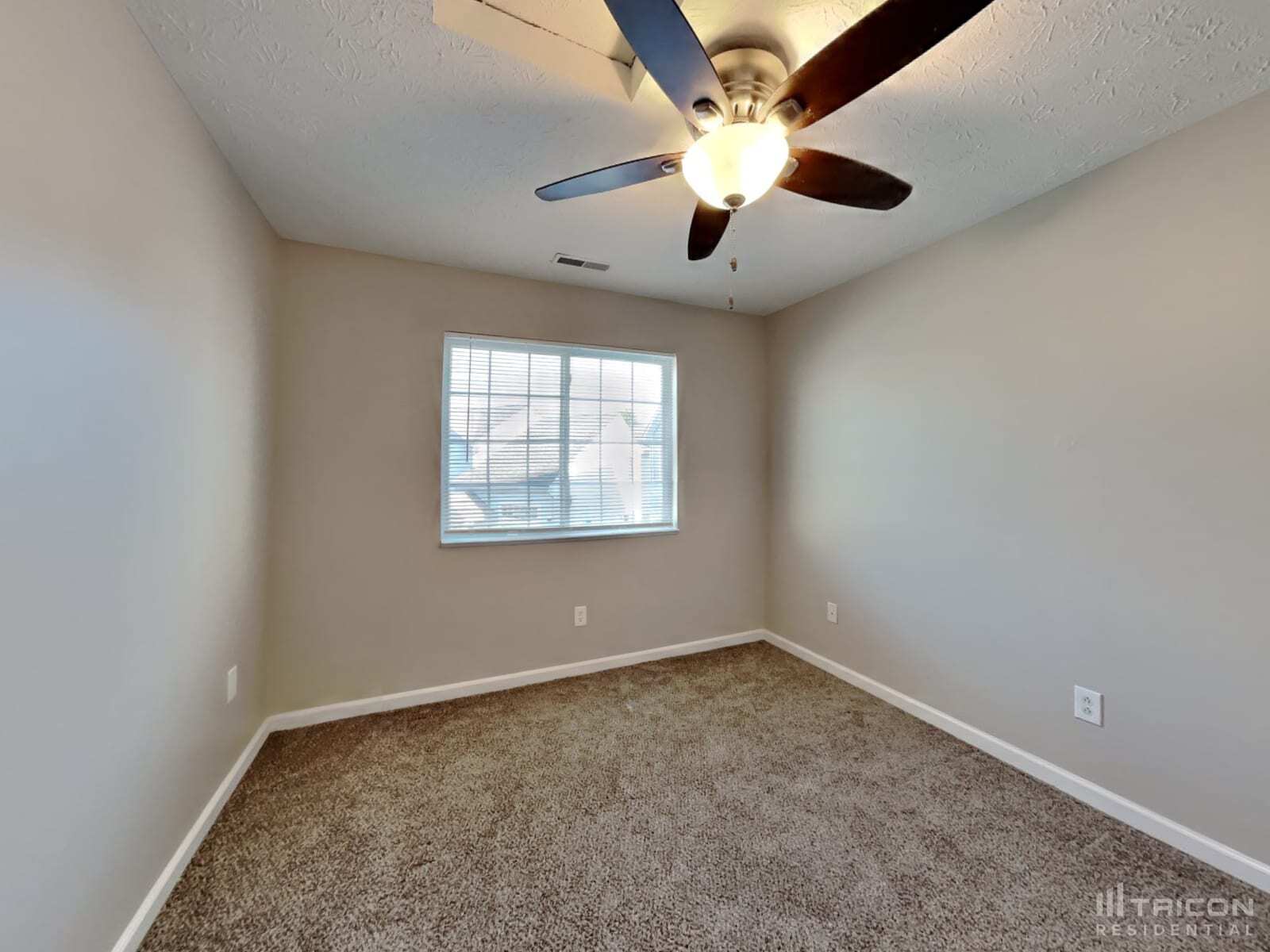Building Photo - 2445 Grand Fir Dr