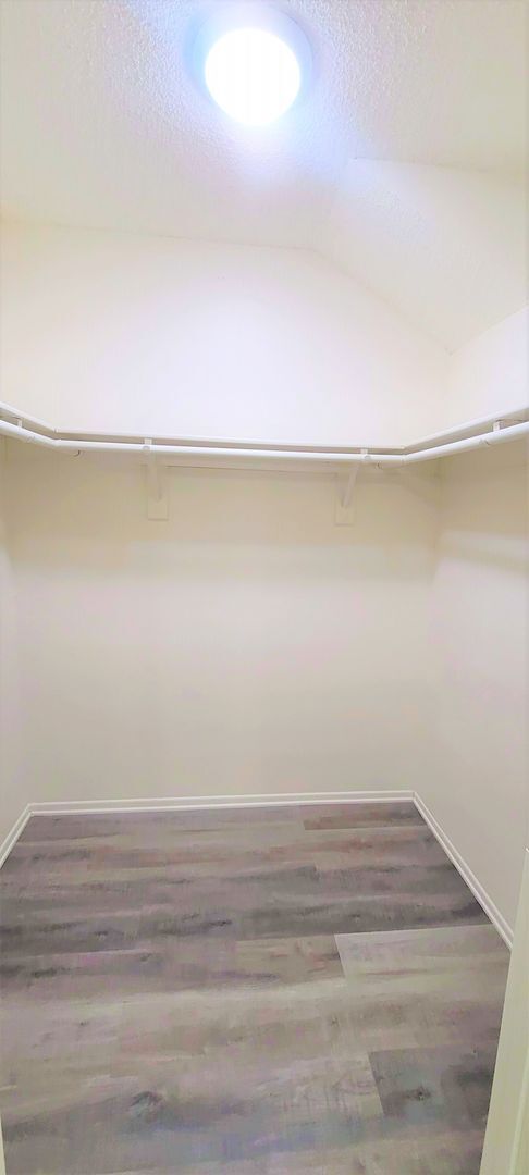 Building Photo - Single Story House in Beautiful Gated Comm...