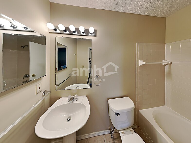 Building Photo - 6224 Wrothston Dr