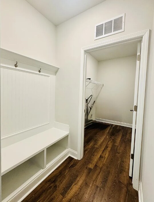 Building Photo - 2422 Capri Ct