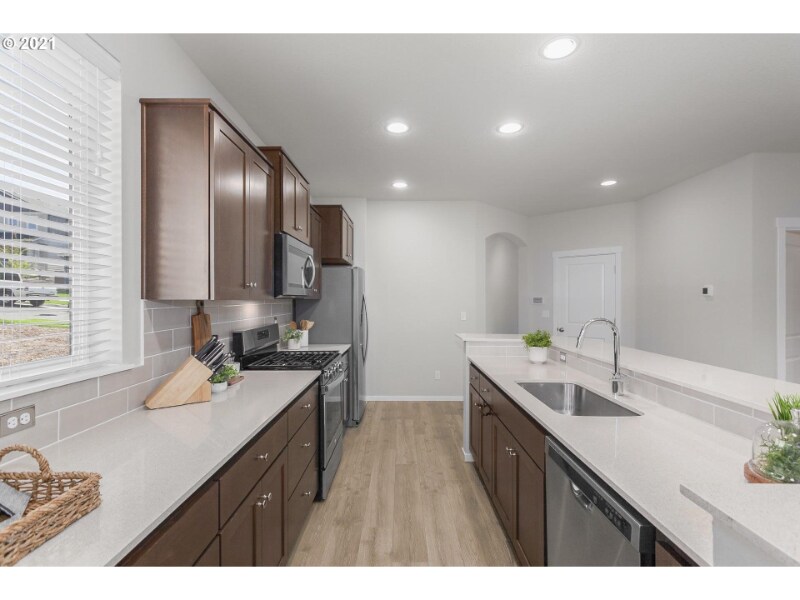 Building Photo - 16969 SE Katmai Ct