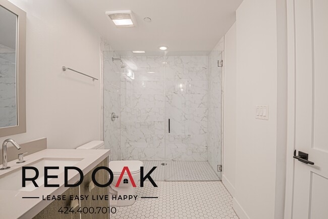 Building Photo - 1168 S Barrington Ave