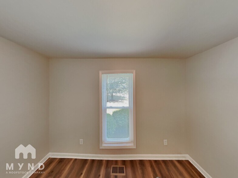 Building Photo - 5406 S New Hope Rd