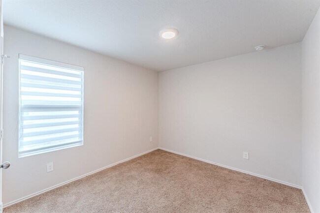 Building Photo - 317 Lily Pond Trl