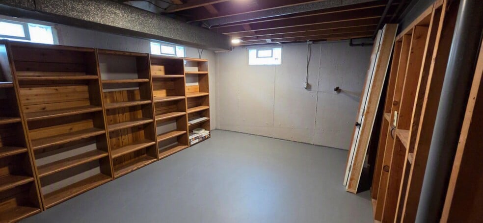 Building Photo - 5532 W 25th St