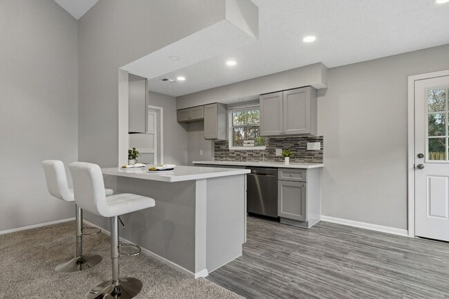 Building Photo - 17318 Broken Back Dr