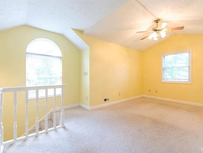 Building Photo - 520 S Eagleson Ave