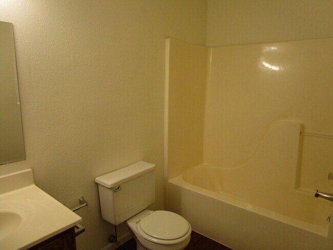 Building Photo - 2406 Calder Ct